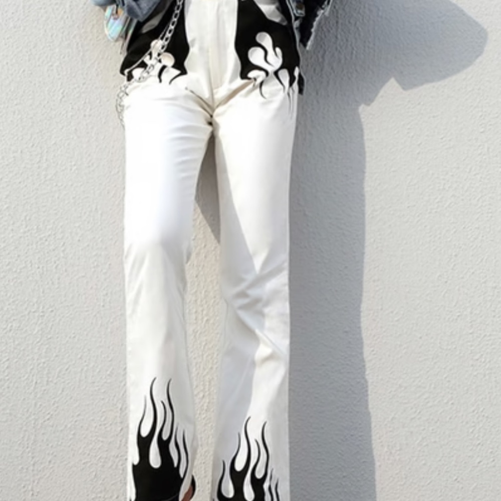 White/black flame pants